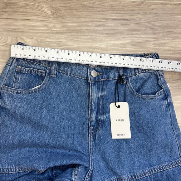 Forever 21 Women's Relaxed Fit Straight Leg Cargo Blue Jeans Size 25 - Picture 3 of 13